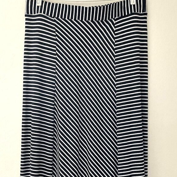 MAURICES MAXI SKIRT BLACK/WHITE PLUS 1X - Picture 5 of 8